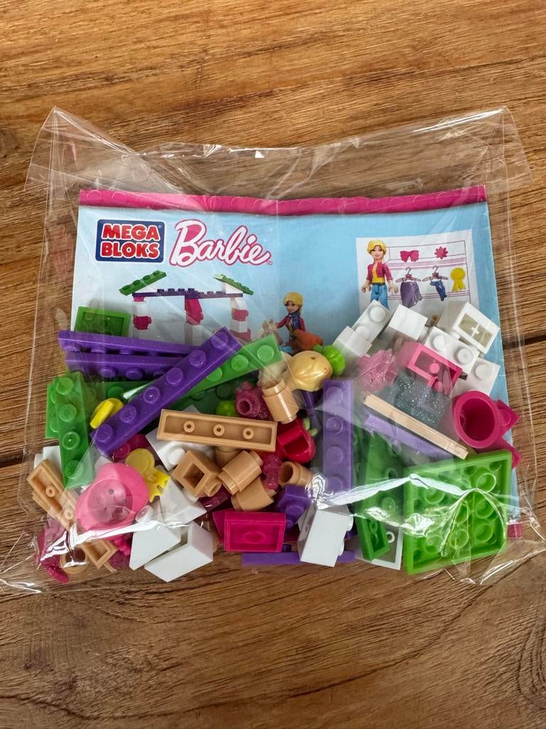 Mega Bloks Barbie Build 'n Play Pony Care - Nieuw, Ophalen of Verzenden, Nieuw, Megabloks