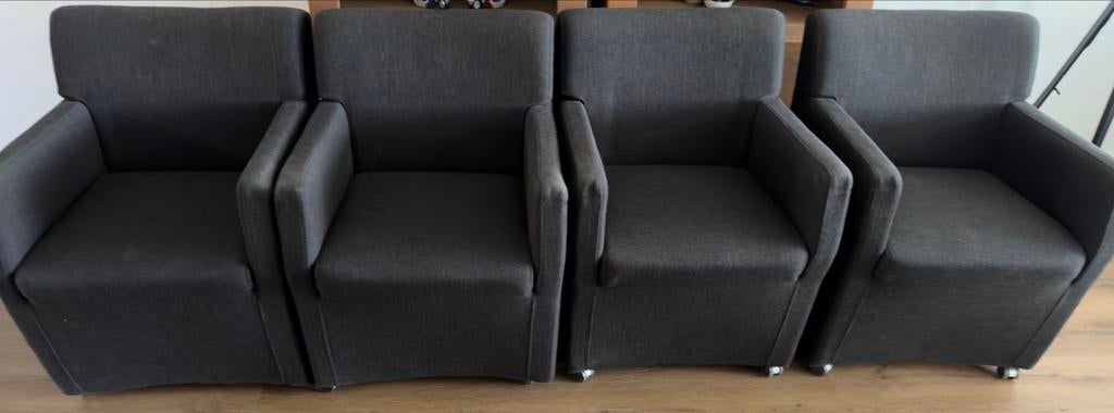 Complete Eethoek: Robuuste Tafel met 4 Comfortabele Stoelen, Huis en Inrichting, Banken | Bankstellen, Ophalen, Gebruikt, 150 tot 200 cm