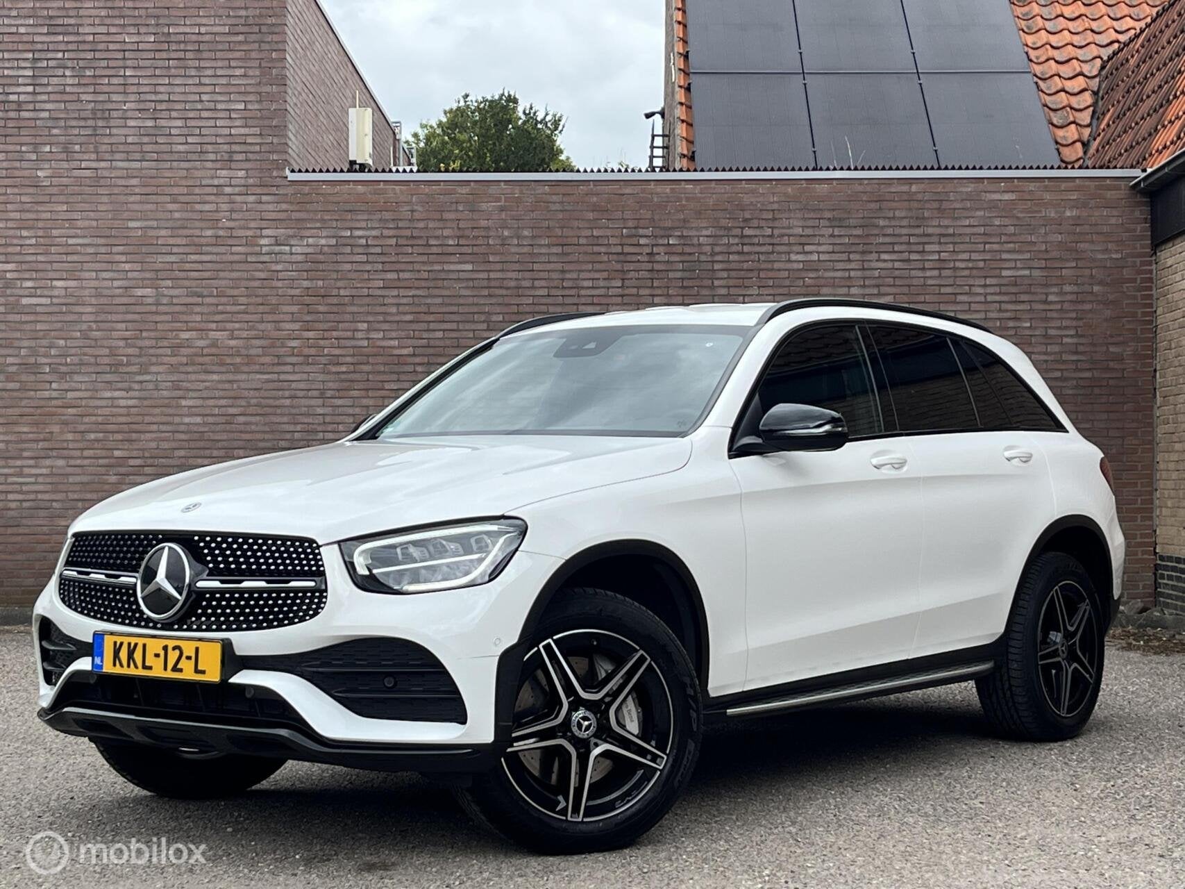 Mercedes GLC 300e 4MATIC | AMG| Trekhaak| CarPlay| FaceLift, Automaat, Gebruikt, Euro 6, 4 cilinders
