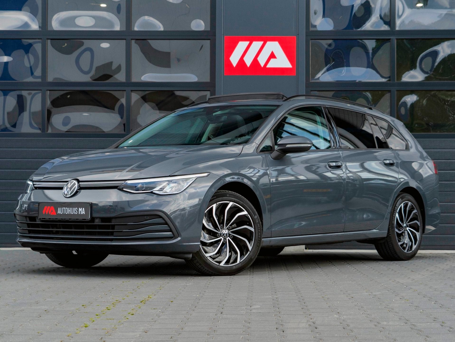 Volkswagen Golf Variant 1.5 eTSI Life Business | PANO | WINT, Voorwielaandrijving, Stof, Zwart, 4 cilinders