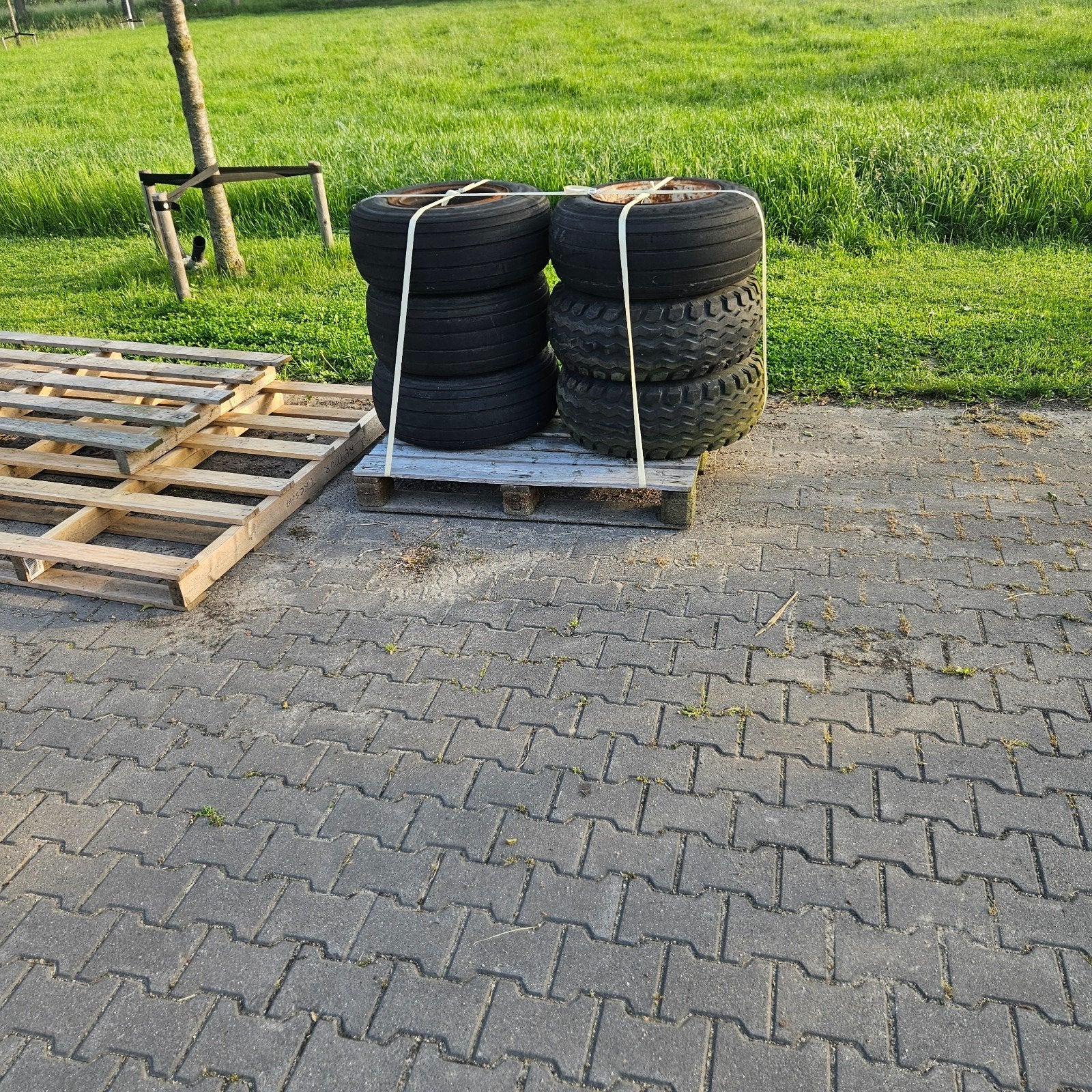 Gebruikte banden en velgen 3.6x12 inch, Ophalen of Verzenden