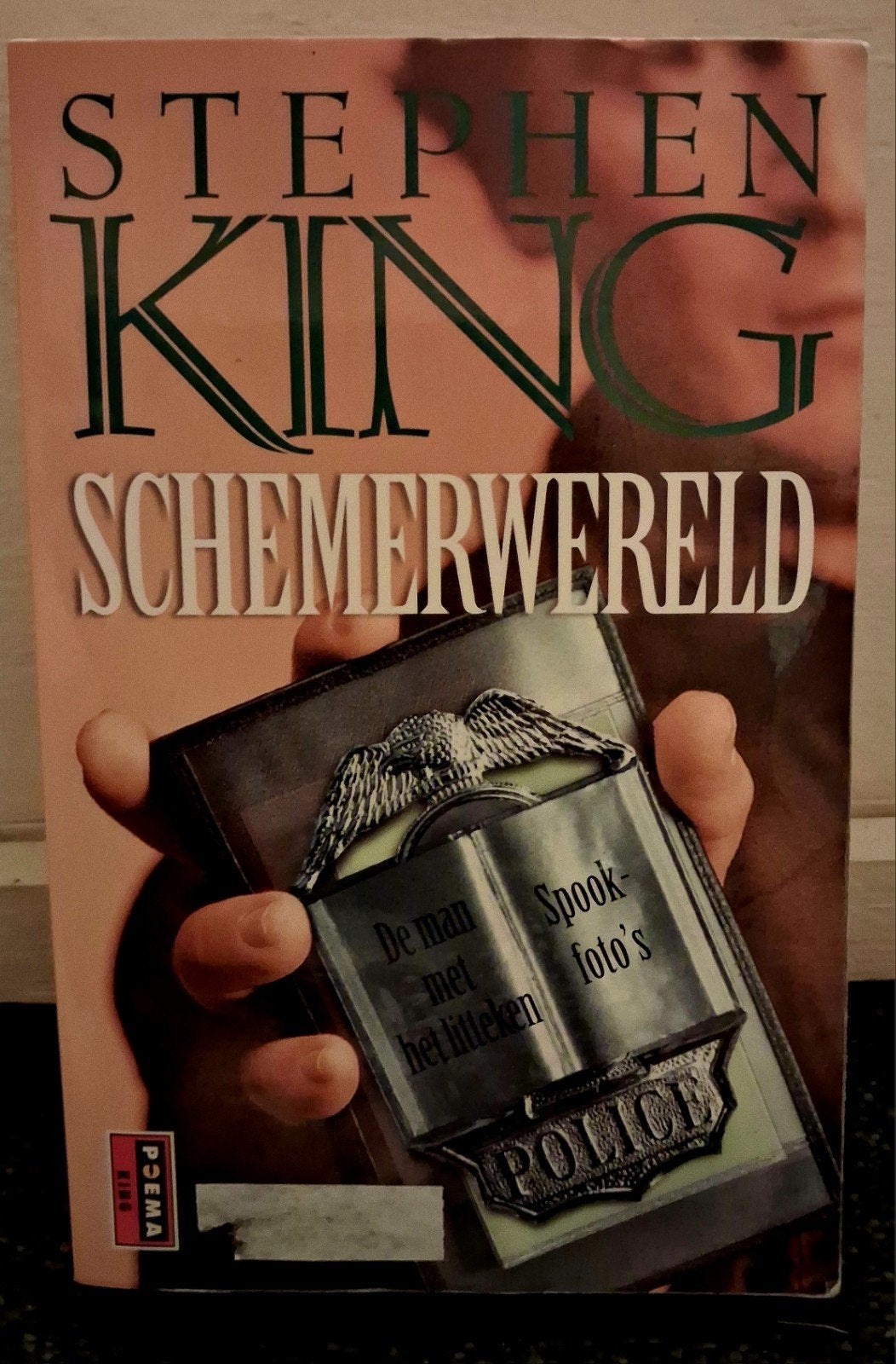 Stephen King - Schemerwereld (Poema Paperback), Ophalen of Verzenden, Gelezen, Stephen King, Nederland