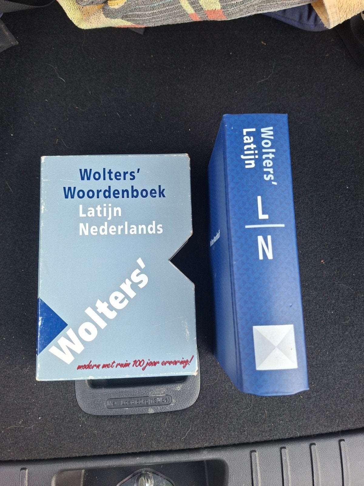 Latijn Nederlands woordenboek  - in case, Boeken, Ophalen of Verzenden, Zo goed als nieuw, Overige uitgevers, Latijn