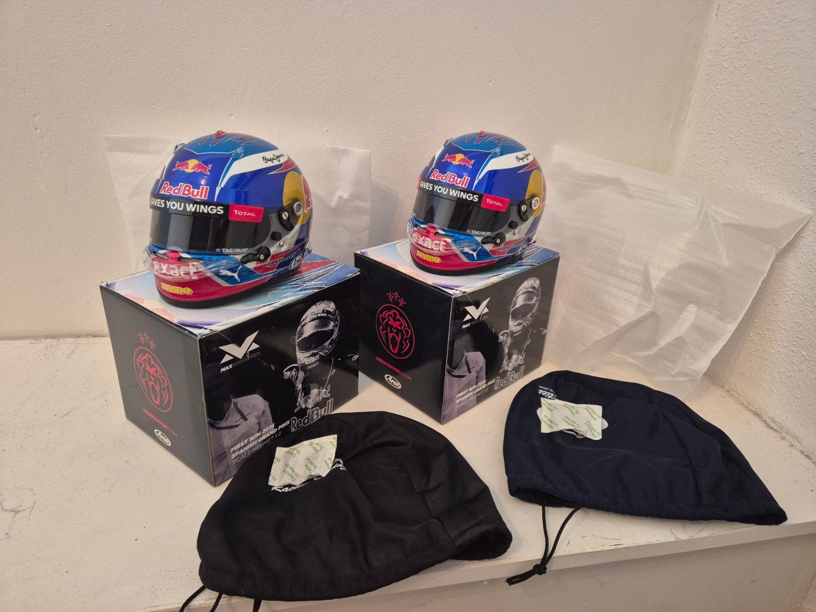 2x max verstappen 1:2 helm 1ste overwinning spanje redbull, Ophalen, Nieuw, Formule 1