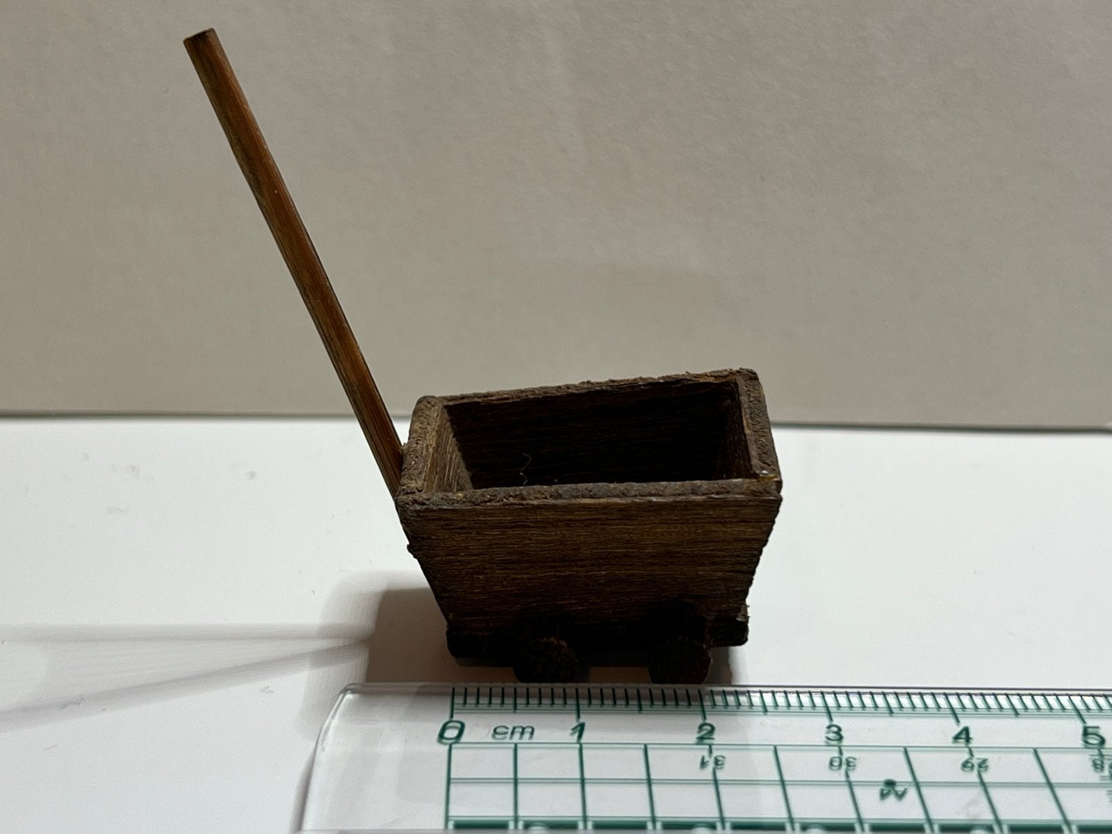 Miniatuur houten (mijn)karretje - decoratie/diorama, Ophalen of Verzenden, Gebruikt