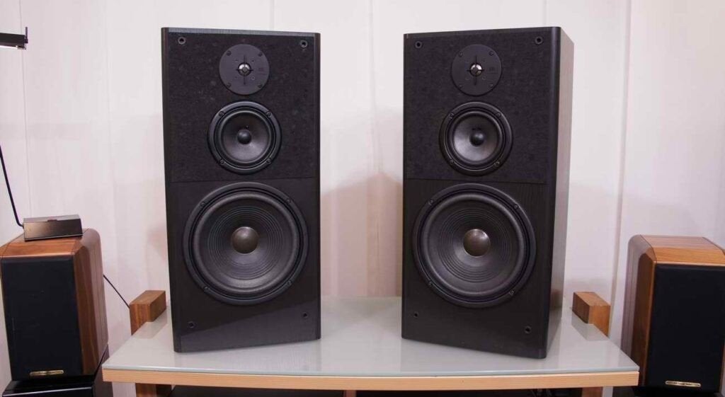 GEZOCHT JBL LX600 Vloerstaande Luidsprekers, Audio, Tv en Foto, Ophalen, Vloerstaande luidspreker, JBL, 60 tot 120 watt