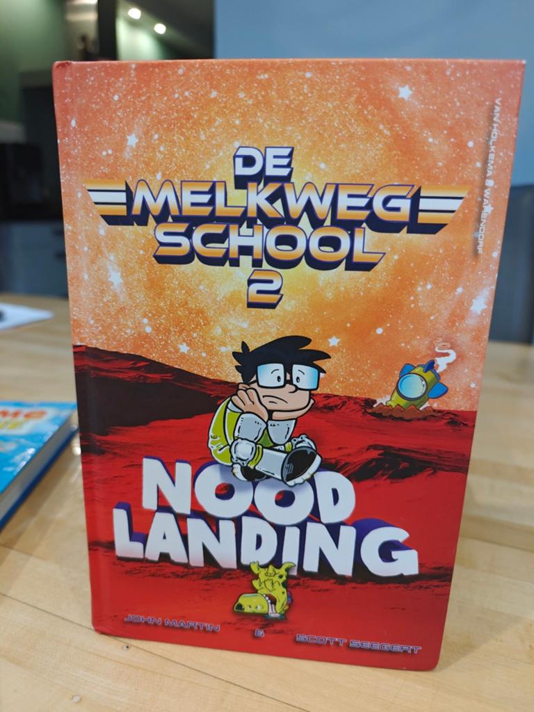 De Melkweg School 2: Noodlanding - Spannend kinderboek!, Boeken, Ophalen of Verzenden, Zo goed als nieuw, John Martin & Scott Seegert