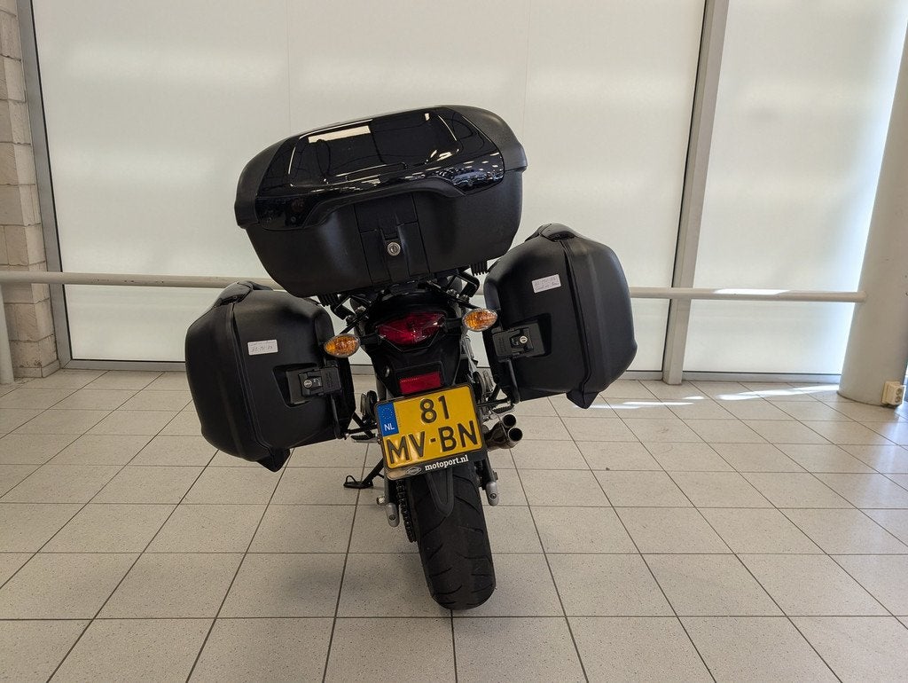 Suzuki GLADIUS 650 A (bj 2013), Motoren, Motoren | Suzuki, Lange Dreef 12
4131 NH  VIANEN, NL, Bedrijf, Nimag Suzuki B.V., Contact@louwmangroup.nl
