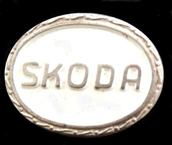 Skoda speld ovaal-wit (Pako), Verzenden, Zo goed als nieuw, Transport, Speldje of Pin