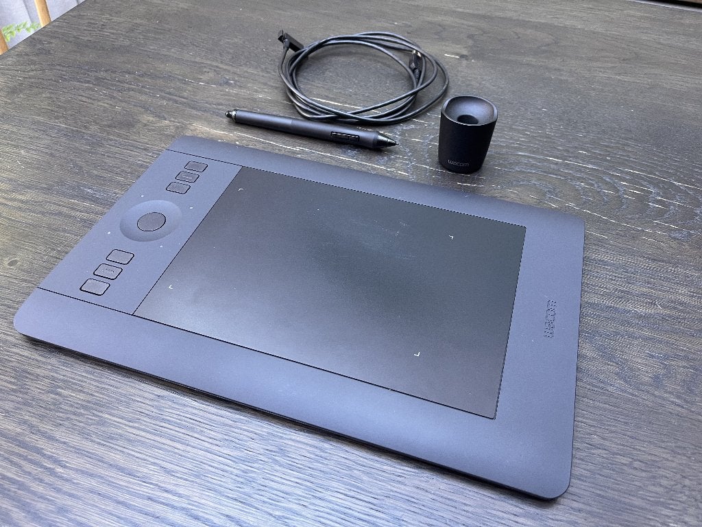 Wacom intuos pro - small - PTH 451/K, Multi-touch, Ophalen of Verzenden, Zo goed als nieuw, Draadloos