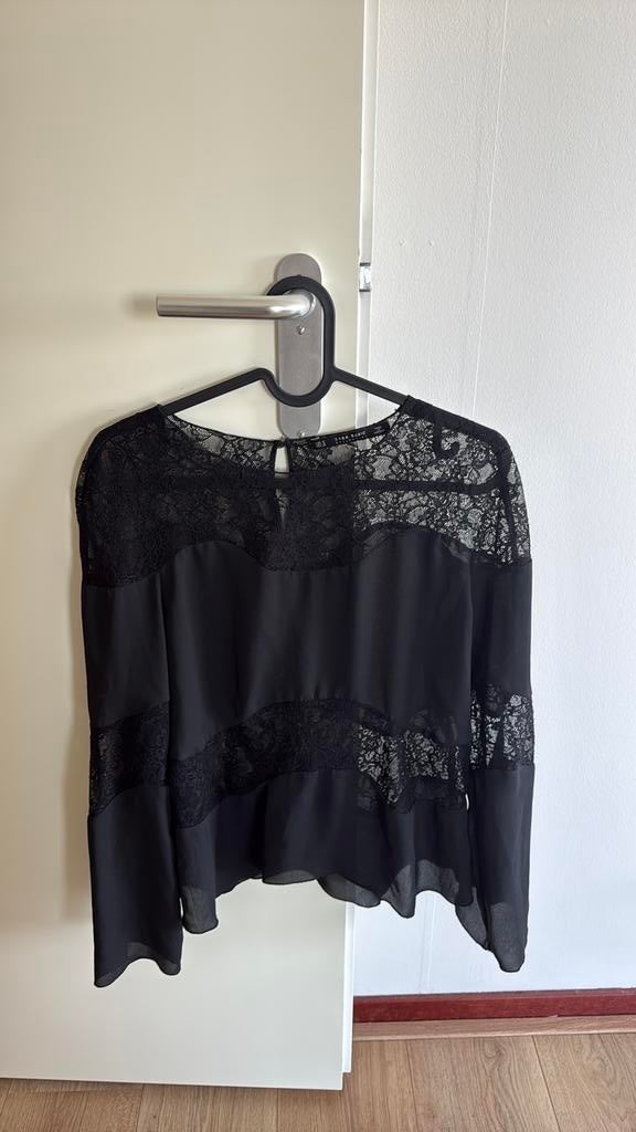 Blouse met kant Zara, Ophalen of Verzenden, Zo goed als nieuw, Maat 38/40 (M), Zwart