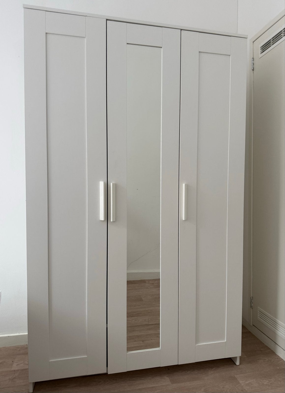IKEA witte kledingkast/garderobekast met spiegel, Huis en Inrichting, Overige materialen, 100 tot 150 cm, Ophalen of Verzenden