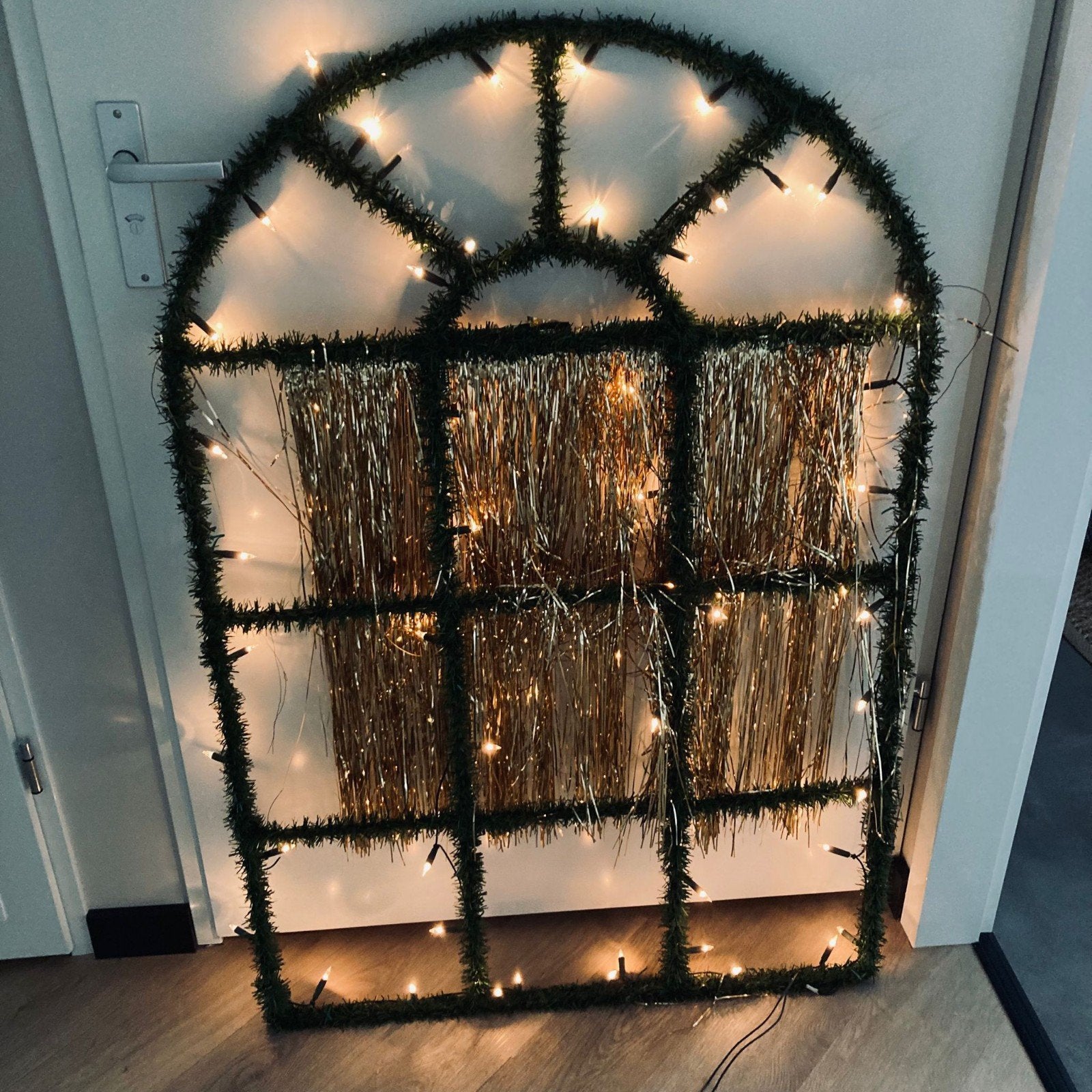Kerst decoratie met lichtjes, Ophalen