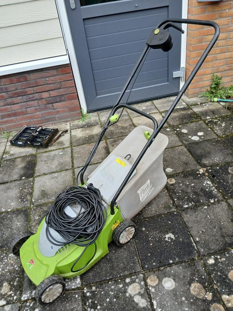 Elektrische grasmaaier Central Park met opvangzak, Tuin en Terras, Grasmaaiers, Cirkelmaaier, Gebruikt, Central Park, Elektrische grasmaaier