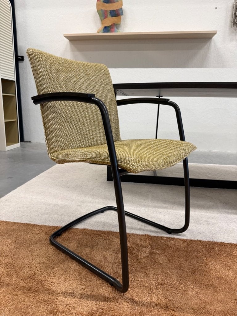2 Nieuw Leolux Freyr Eetkamerstoel geel stof stoel, Leolux, Twee, Overige kleuren, Info@leolux.nl