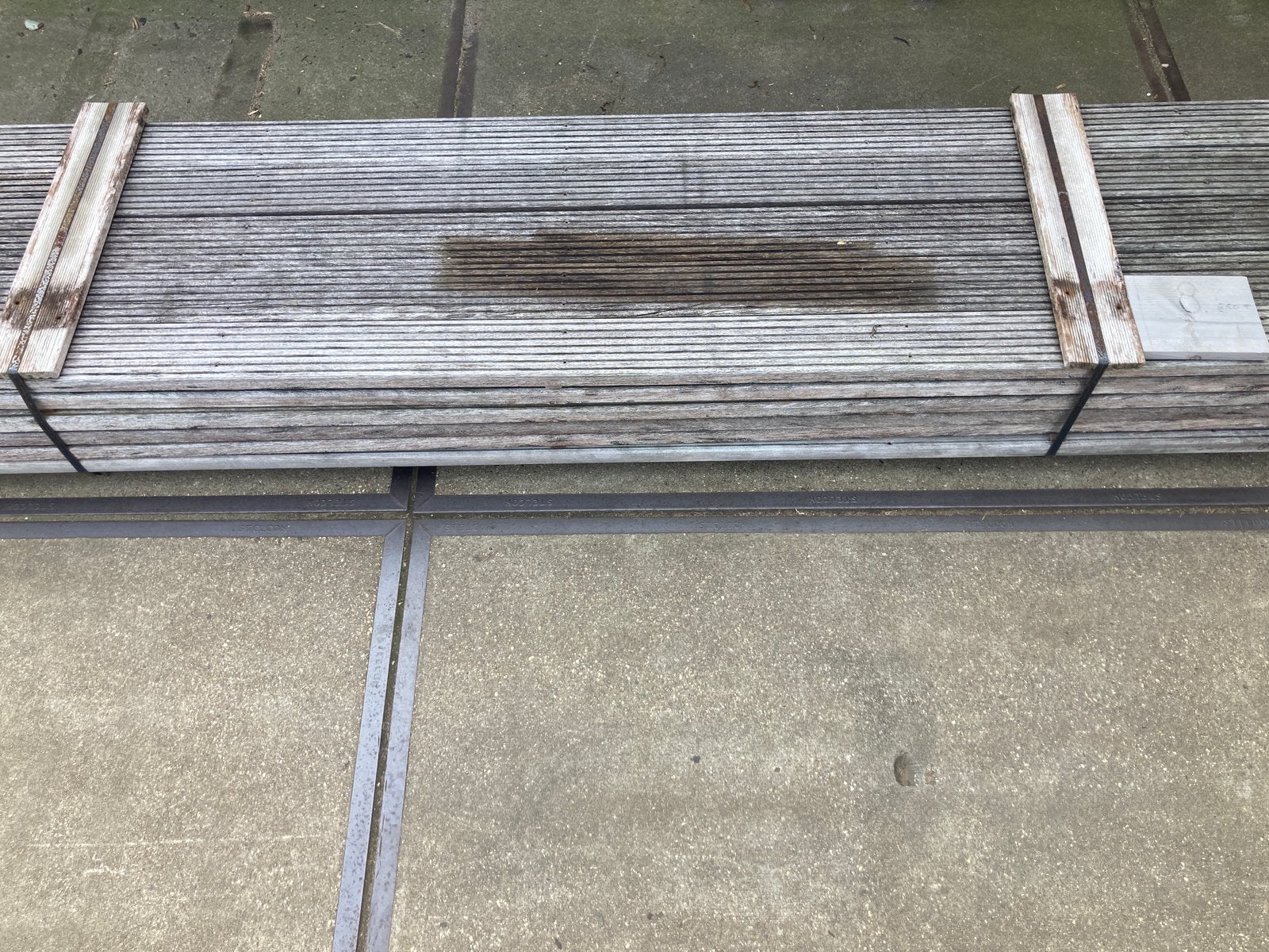 8 Azobe Vlonderplanken / Terrasplanken gebruikt., Tuin en Terras, Ophalen, Zo goed als nieuw, Hout