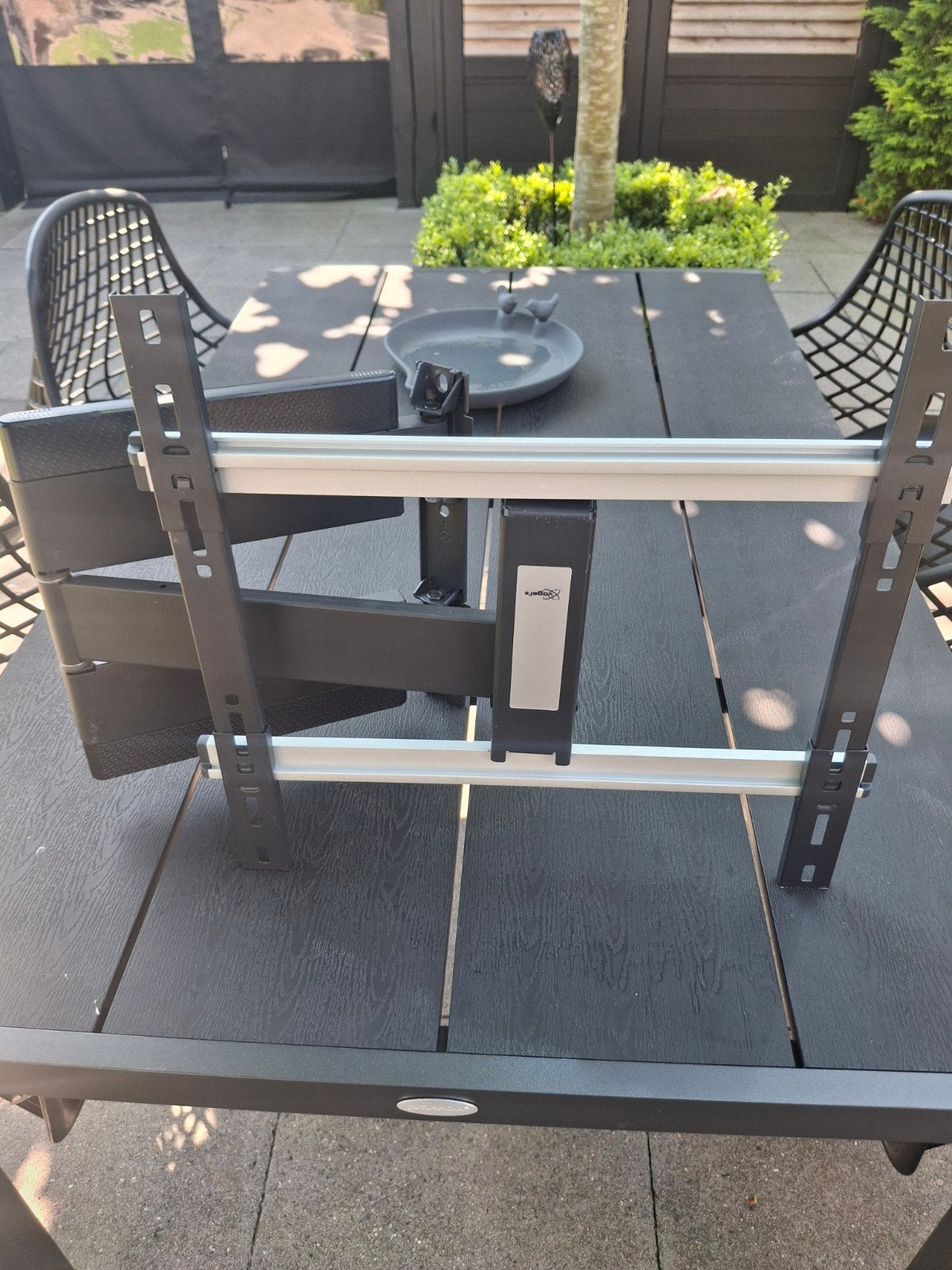 Vogel's TV-beugel voor wandmontage, Ophalen
