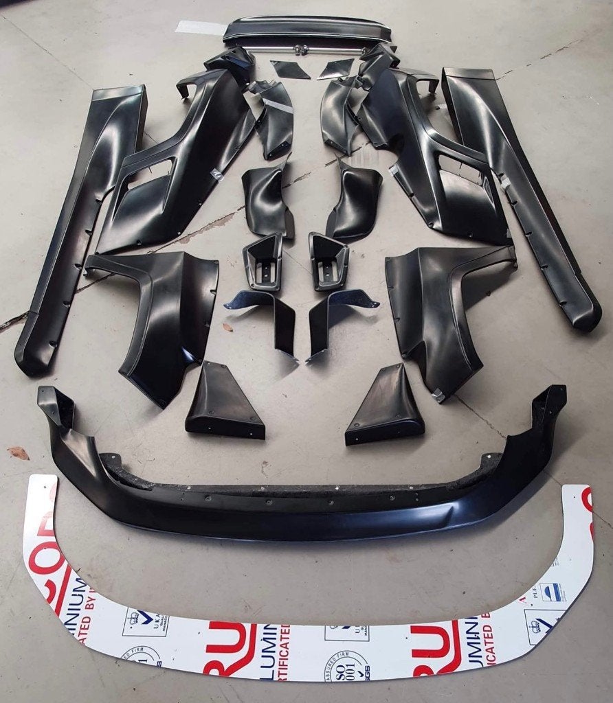 Rocket Bunny Pandem wide body kit - Toyota GR Yaris, Auto diversen, Ophalen of Verzenden
