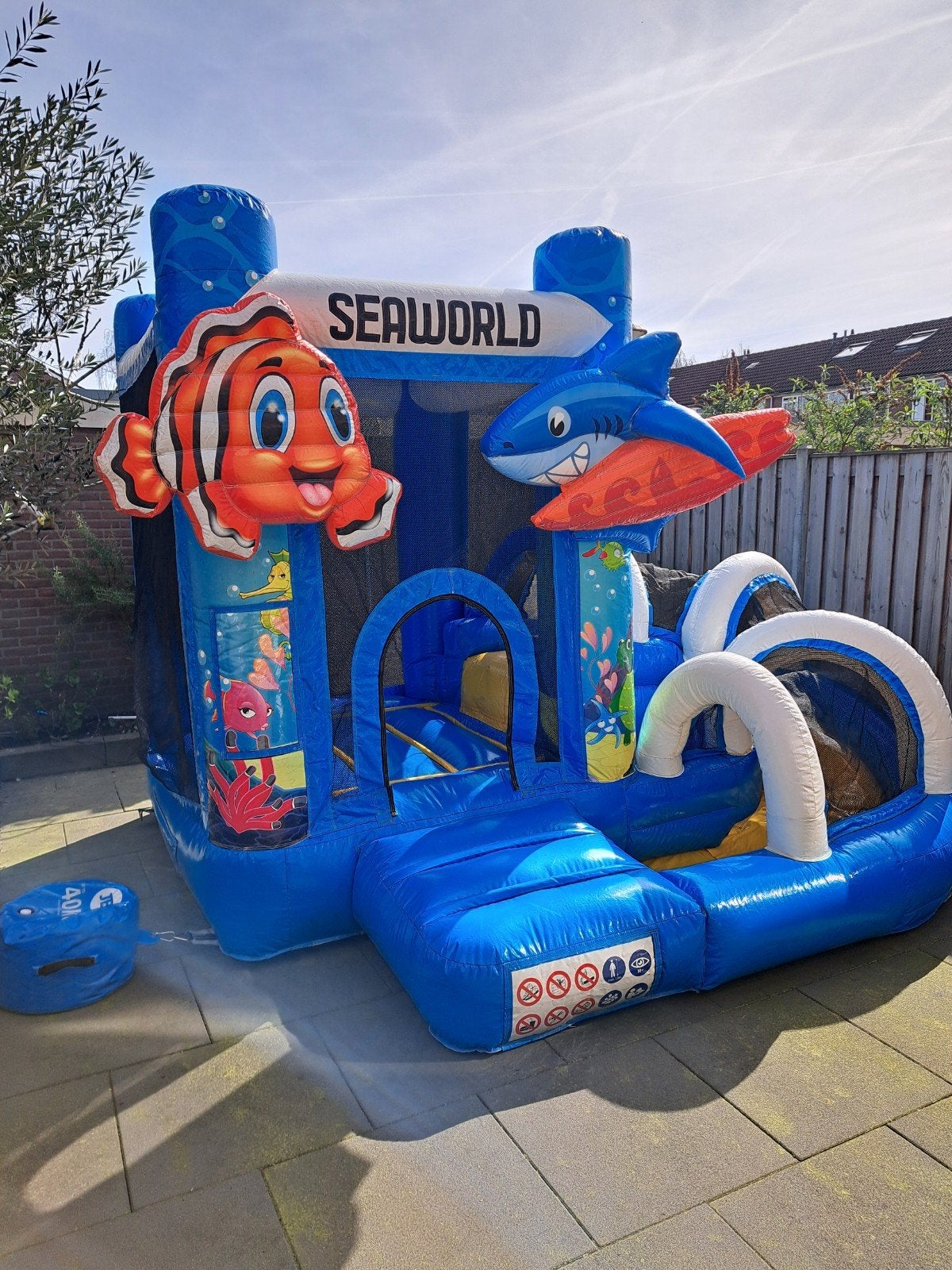 Te Huur Springkussen Seaworld met glijbaan vanaf 99,99, Ophalen