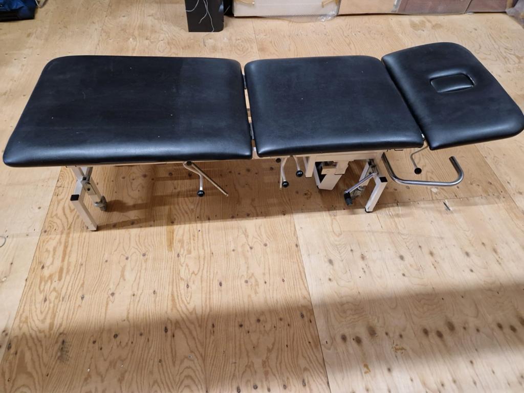 Massagetafel 70 x 195 met hydrolische voetpomp, Ophalen