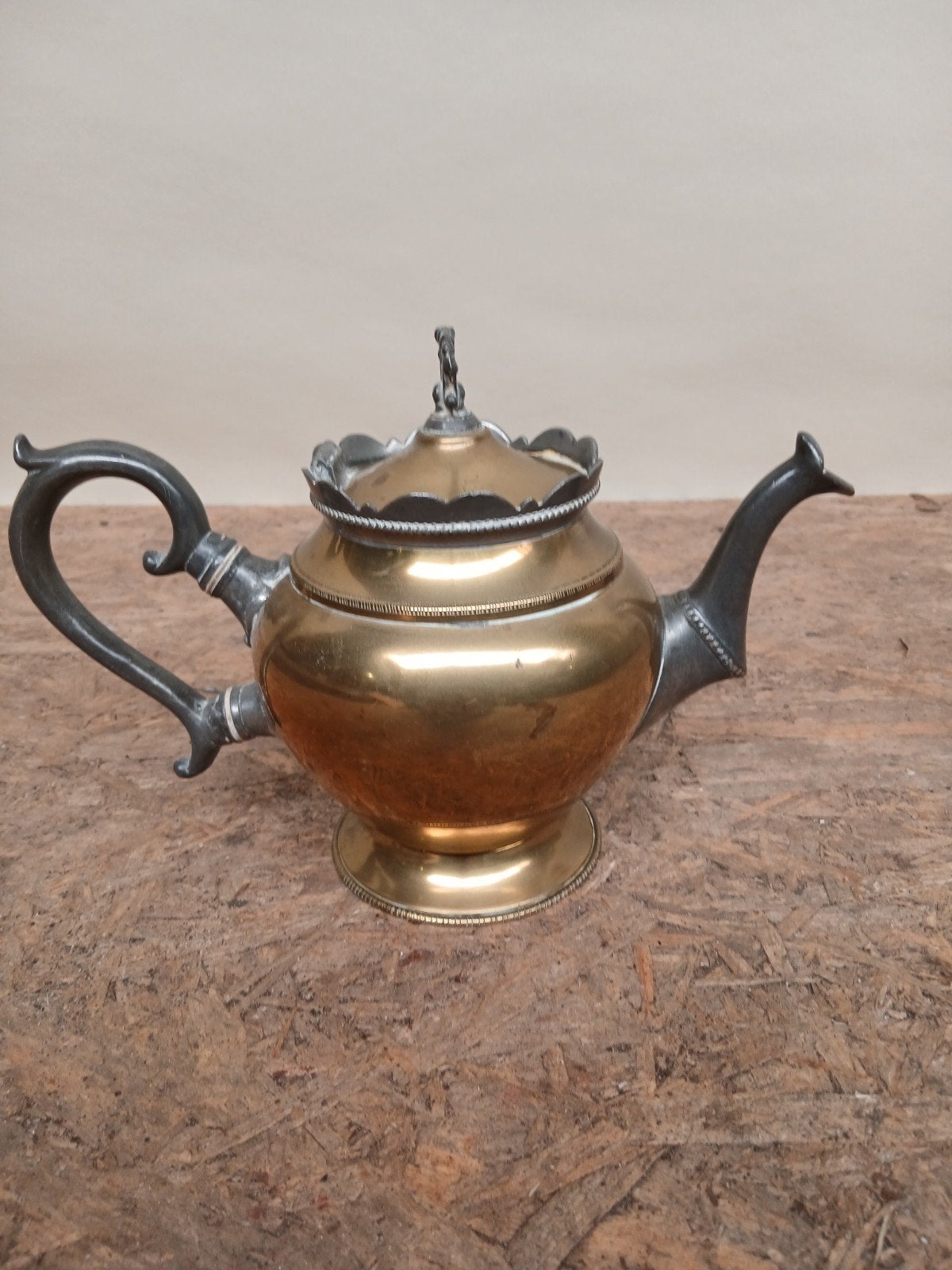 Antieke theepot van messing en tin, 15 cm hoog, Antiek en Kunst, Ophalen of Verzenden