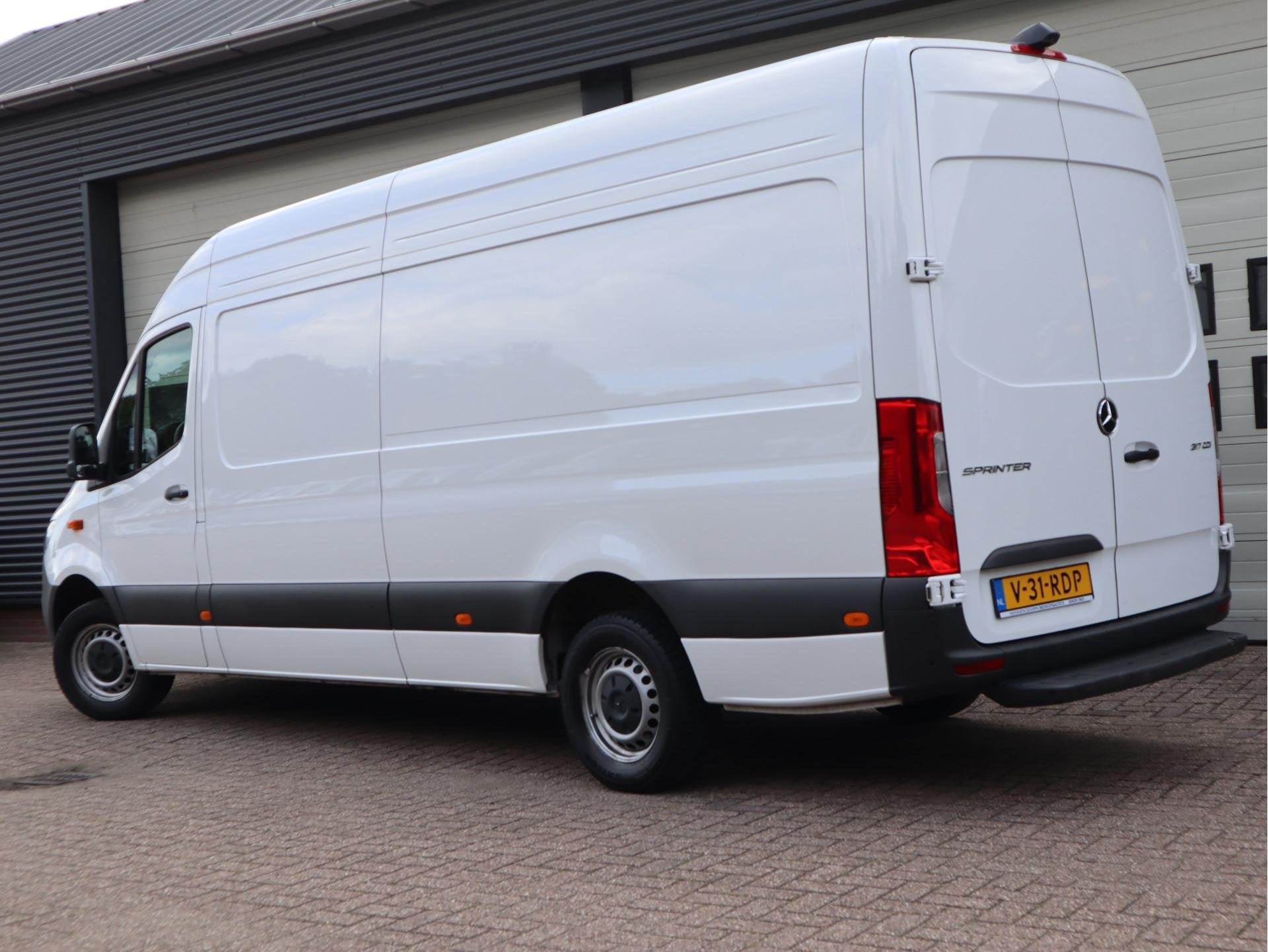 Mercedes-Benz Sprinter 317 CDI Automaat L3H2 Pro - Nieuw Mod, Auto's, Stof, Gebruikt, 4 cilinders, 2000 kg