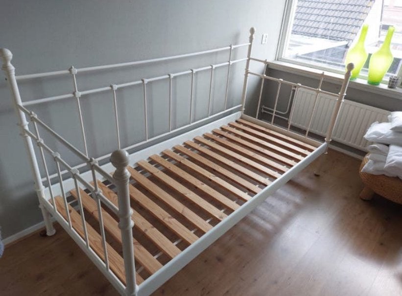 Metalen eenpersoons spijlen bed IKEA, Huis en Inrichting, Slaapkamer | Bedden, Ophalen, 90 cm, Eenpersoons, Wit