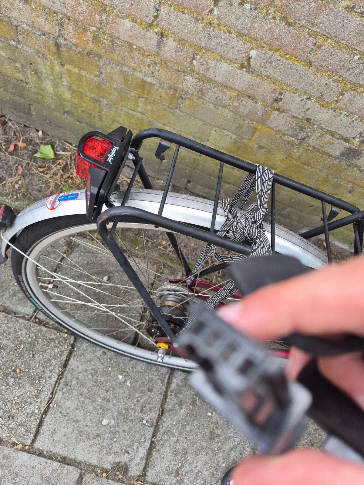 Oude Yamaha elektrische fiets met mand en oplader, Fietsen en Brommers, Elektrische fietsen, Minder dan 47 cm, Ophalen, Gebruikt