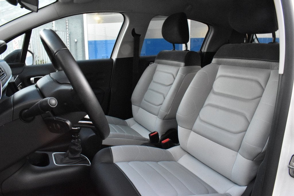 Citroën C3 PureTech 110 Shine | Elle Navigatie | Camera Ach, 1199 cc, Wit, Bedrijf, Handgeschakeld