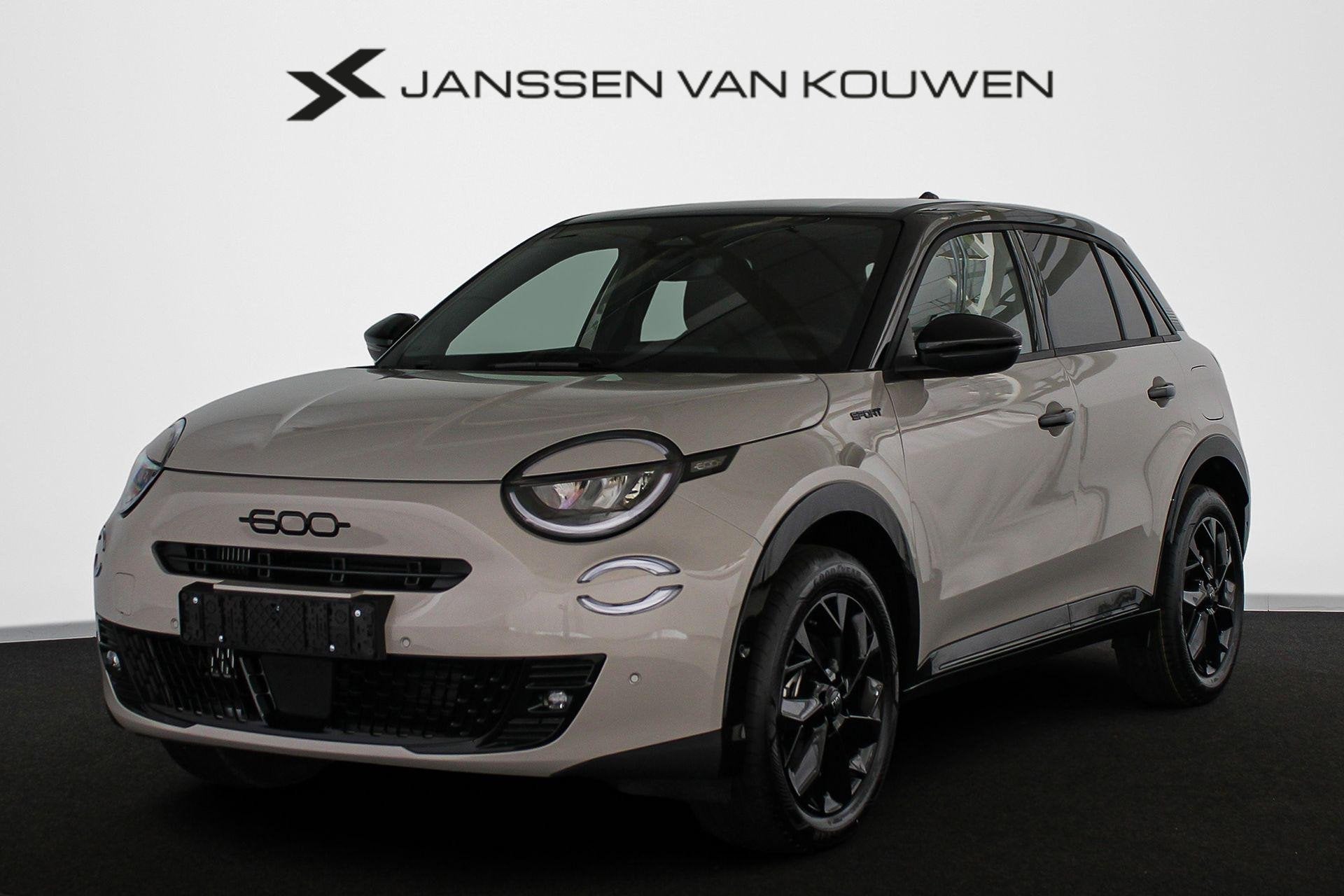 Fiat 600 1.2 Hybrid Sport / Navi / Clima / Camera / 2+6 Jaar, Auto's, 145 pk, Gebruikt, Euro 6, 1199 cc