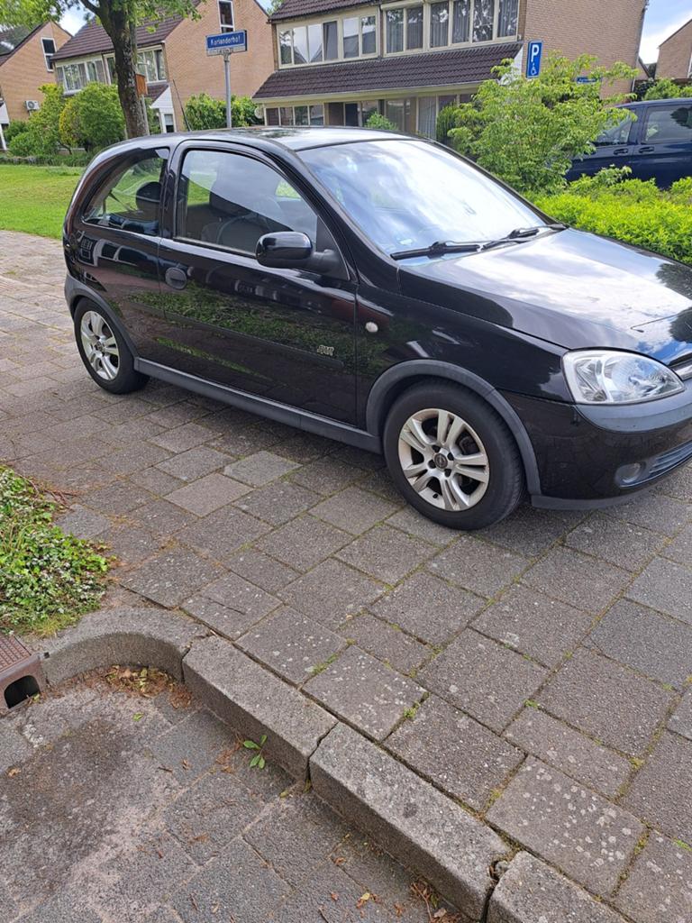Opel Corsa 1.4 I 16V 3D 2003 Zwart, Auto's, Opel, Voorwielaandrijving, 40 €/maand, 4 cilinders, 1389 cc