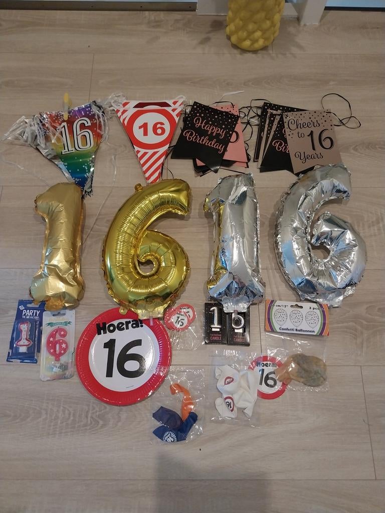 16 jaar verjaardag versieringen, Hobby en Vrije tijd, Feestartikelen, Gebruikt, Versiering, Verjaardag, Ophalen of Verzenden