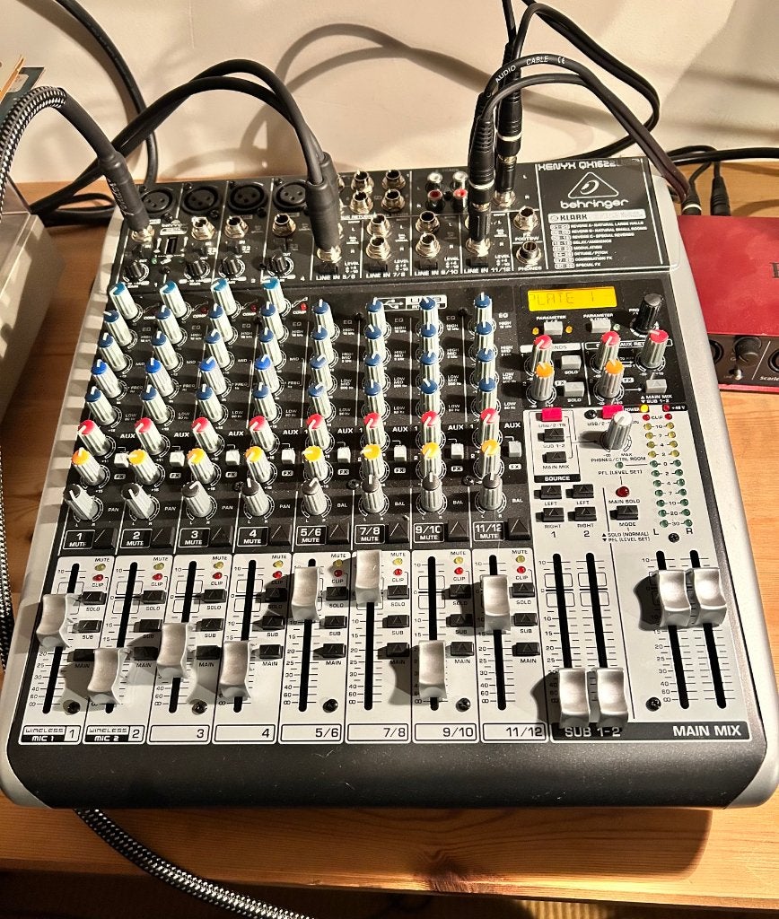 Behringer mengpaneel, Muziek en Instrumenten, Ophalen, Zo goed als nieuw, 10 tot 20 kanalen, Microfooningang