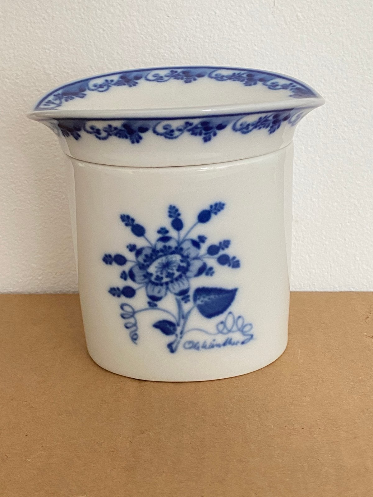 Hutschenreuther Ole Winther. Apart dekselpotje. Zie foto’s., Verzamelen, Ophalen of Verzenden, Zo goed als nieuw, Porselein, Overige typen