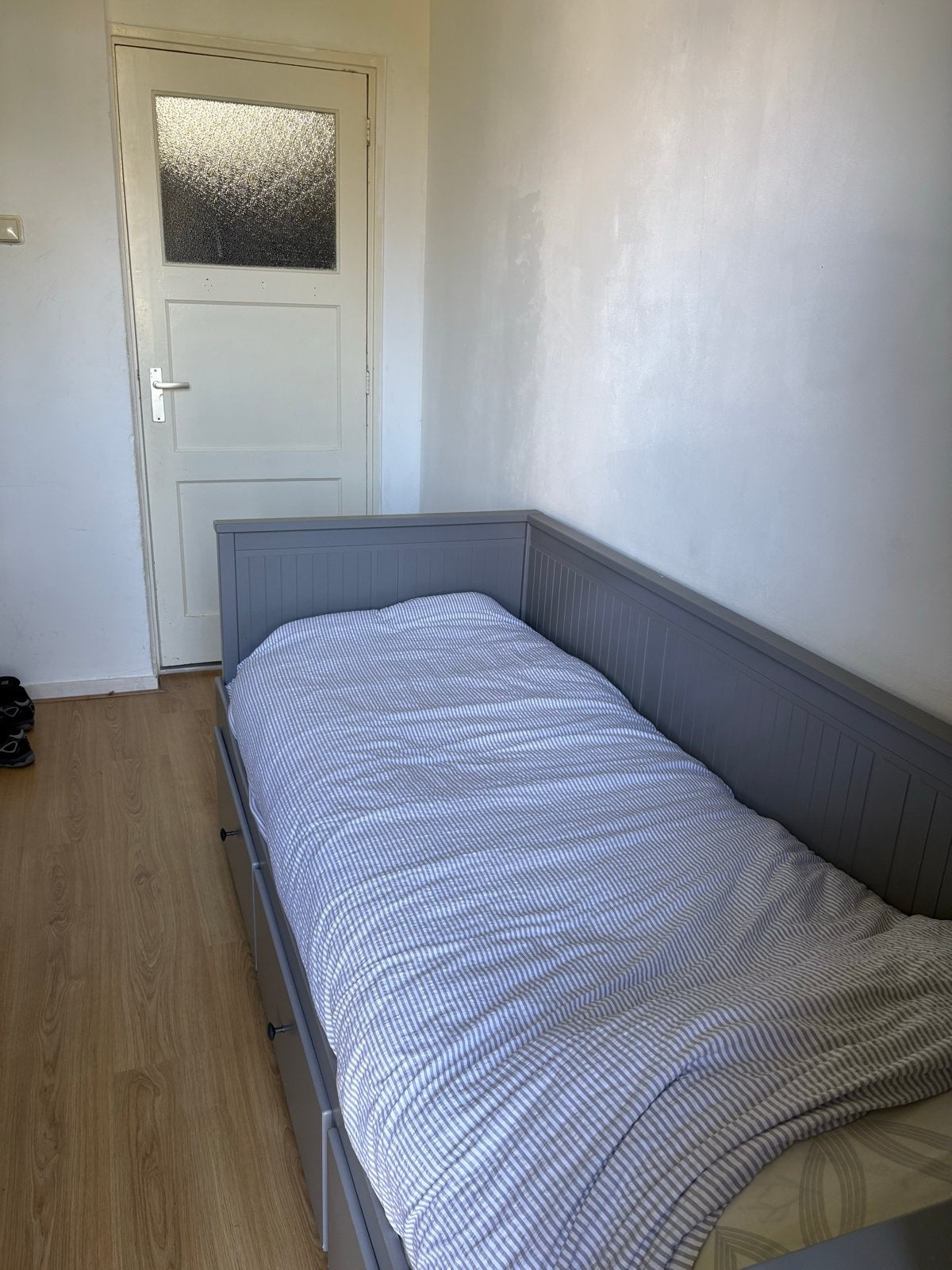IKEA Hemnes bedbank met 3 lades - Grijs, Gebruikt, Eenpersoons, Ophalen of Verzenden, 80 cm