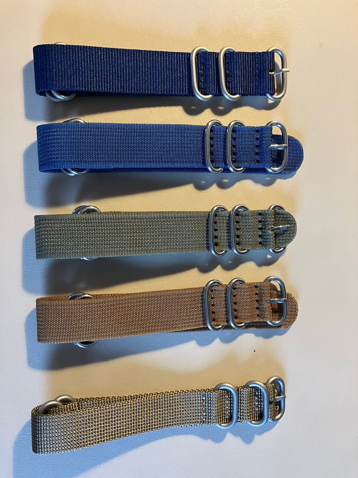 5 ongebruikte Nato horlogebandjes (1x20mm & 4x 22mm), Ophalen of Verzenden, Nieuw, Overige materialen