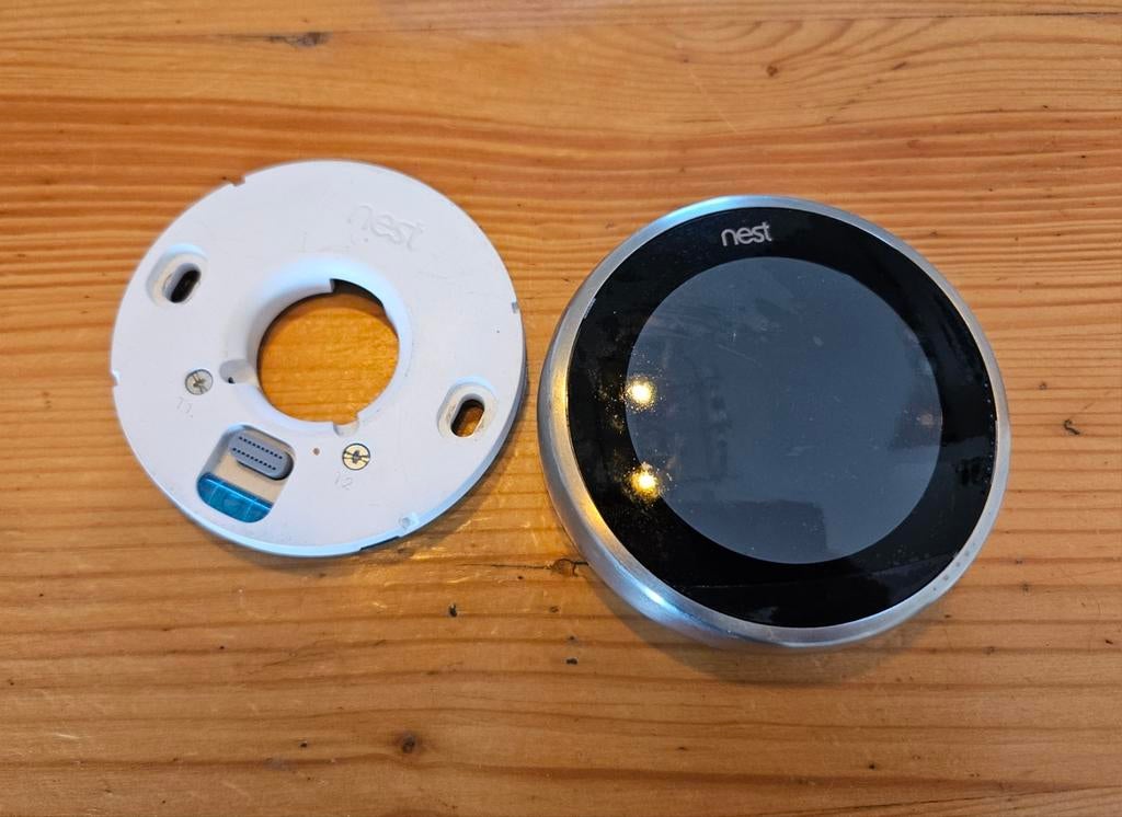 Google Nest Thermostaat - Goede staat, temperatuur regelen, Ophalen of Verzenden, Slimme thermostaat, Zo goed als nieuw