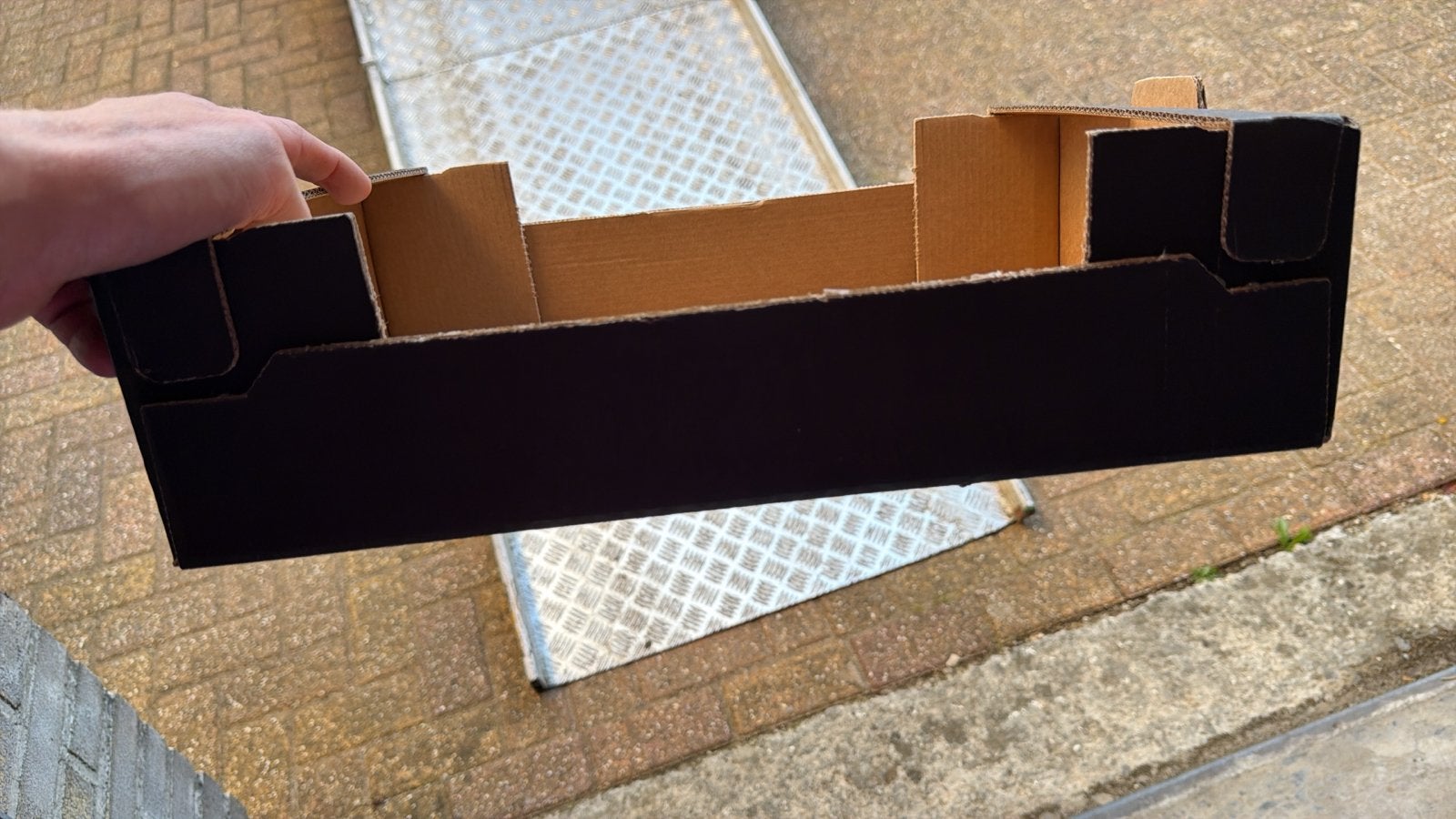 Partij kartonnen verzenddozen, Ophalen