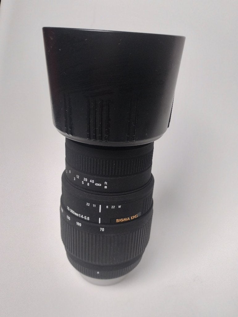 Sigma 70-300mm 1:4-5.6 APO telelens, Sigma, Macrofunctie, Zo goed als nieuw, Nikon F-mount