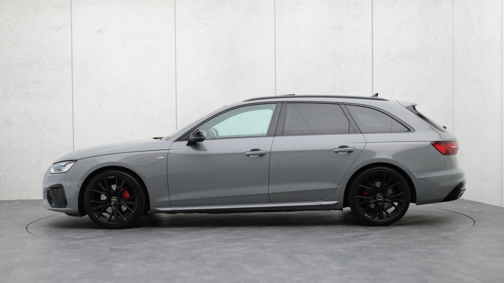 Audi A4 Avant 40 TFSI quattro S edition Competition | Massag, Auto's, Audi, 12 maanden, 15 km/l, Gebruikt, 4 cilinders