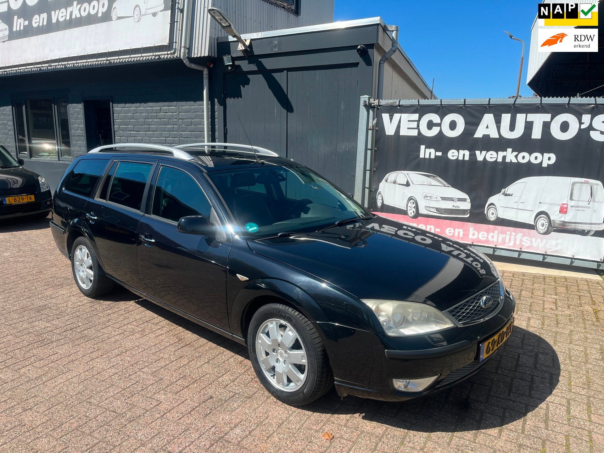 Ford Mondeo Wagon 1.8-16V Platinum ecc airco navi pdc nette, 4 cilinders, Zwart, Handgeschakeld, Euro 4