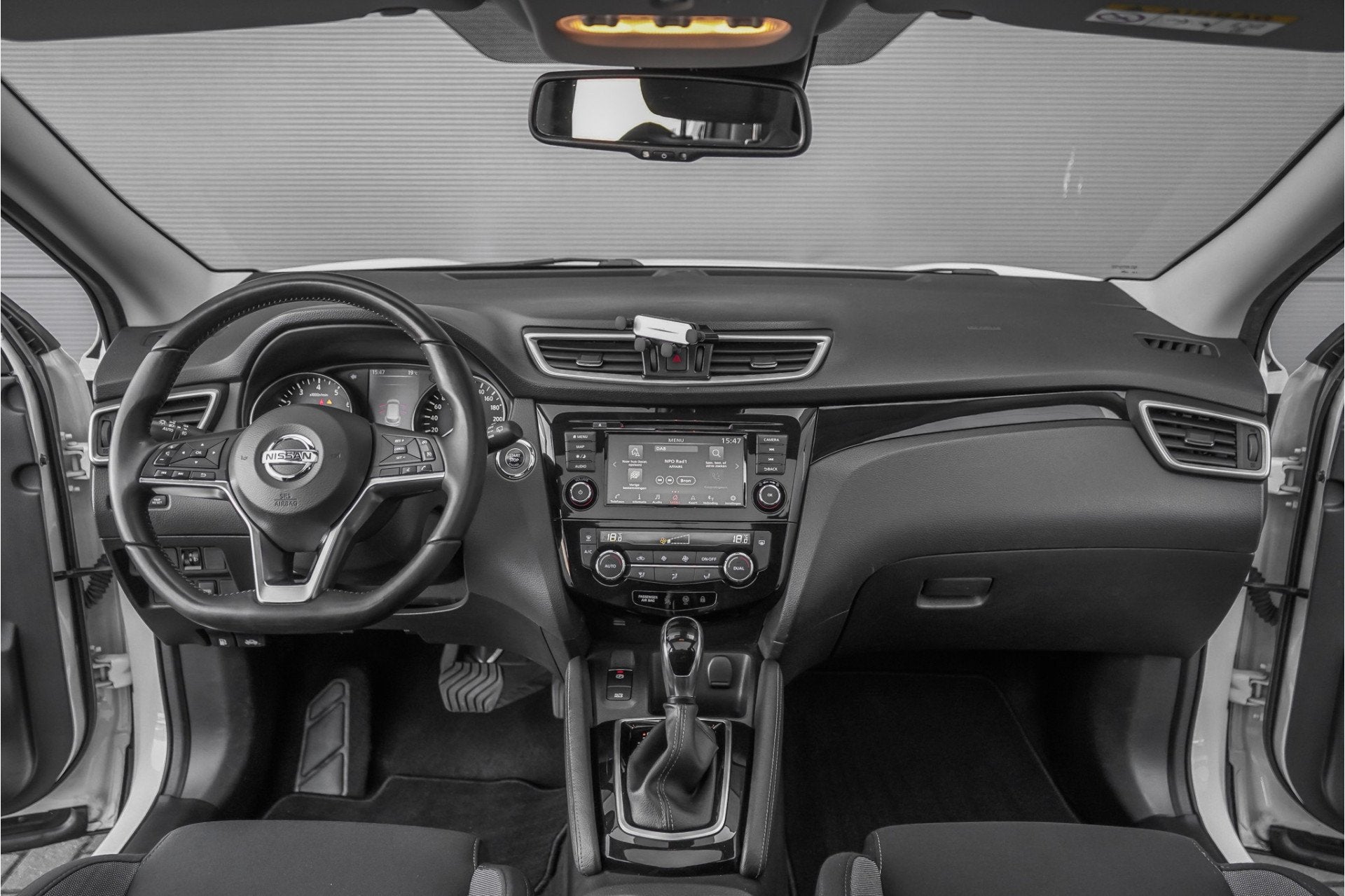 Nissan QASHQAI 1.3 DIG-T N-Connecta Pano Automaat 360 18", Auto's, 12 maanden, Stof, 4 cilinders, 160 pk