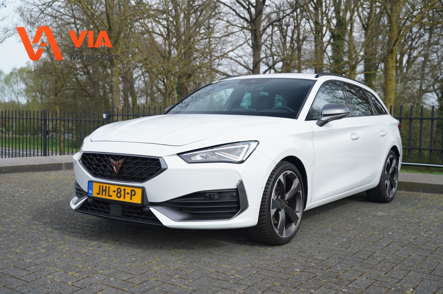 CUPRA Leon 2.0 TSI Sportstourer 190PK | Camera | Stoel + Stu, 15 km/l, Leon, Leder en Stof, Wit