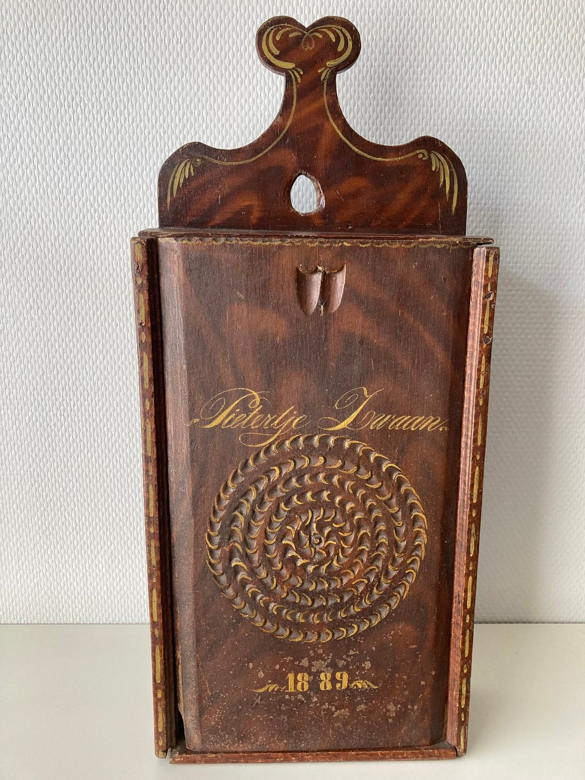 Schooltas. Hout. Antiek. Gedateerd 1889. In originele staat., Antiek en Kunst, Verzenden