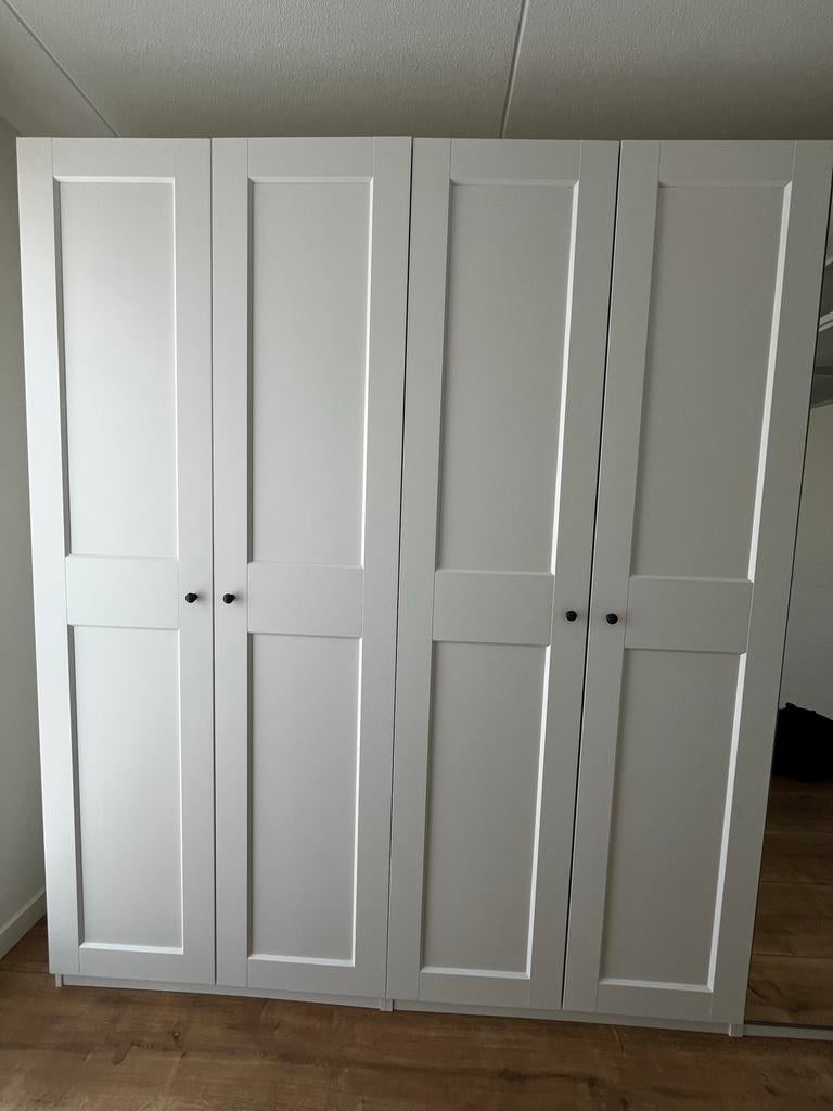 2x Ikea Pax Kledingkast met Grimo deuren, wit, 200x58x236 cm, Ophalen, 200 cm of meer, 150 tot 200 cm, Zo goed als nieuw