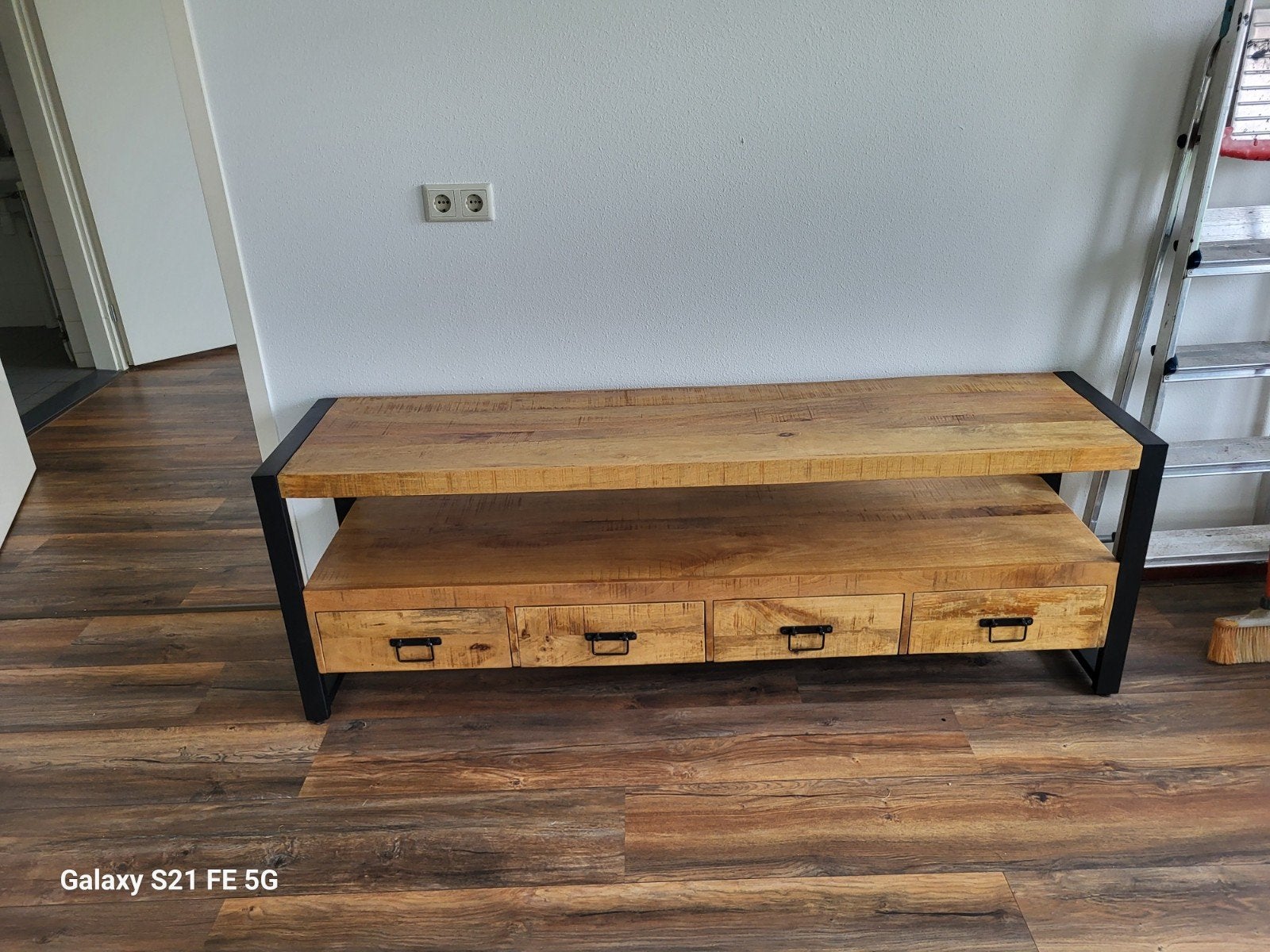 TV meubel Britt, Ophalen, 50 tot 100 cm, Zo goed als nieuw, Met lade(s)