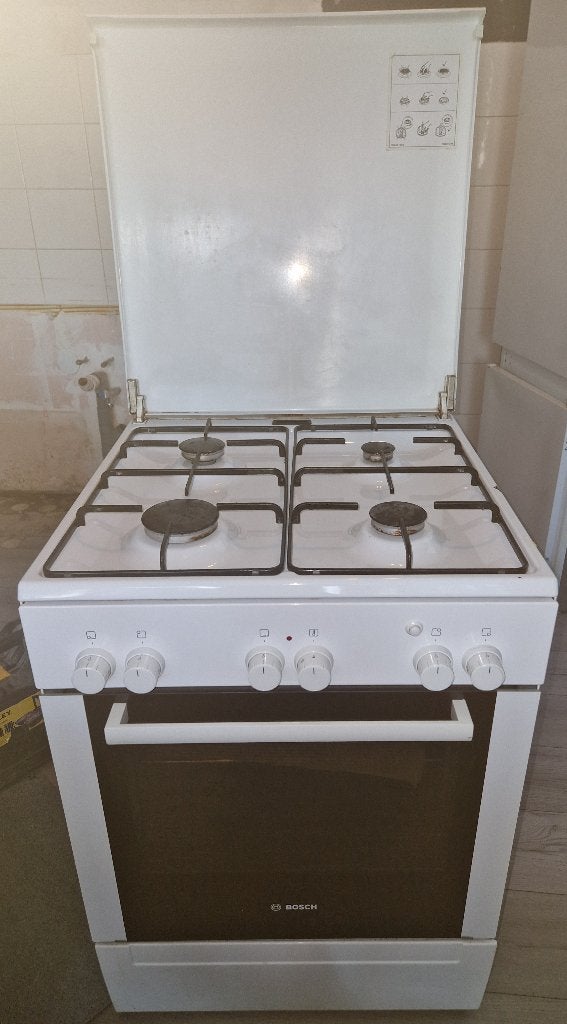 Gasfornuis bosch schoon, Ophalen, 4 kookzones, Zo goed als nieuw, Gas