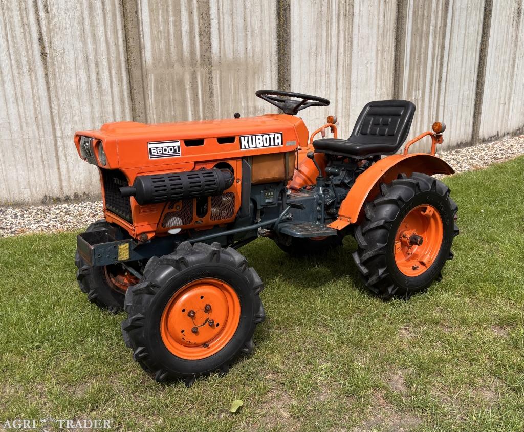 Kubota B6001 4x4 met NL kenteken - 16 pk - marge, Kubota, -, -, Voertuig of Aanhanger