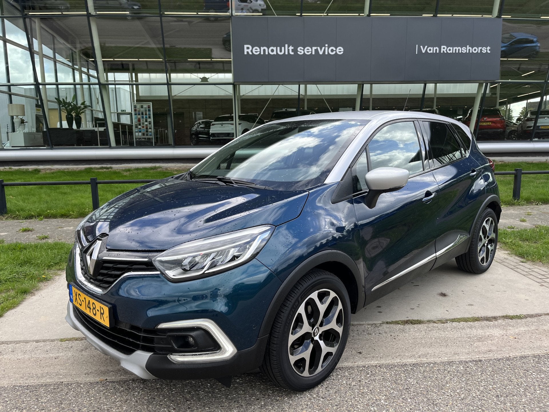 Renault Captur 0.9 TCe Intens / Dealer onderhouden / Trekhaa, Auto's, Gebruikt, Blauw, Origineel Nederlands, Handgeschakeld