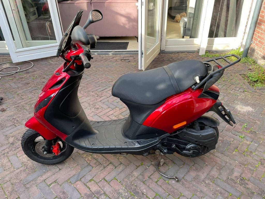 Piaggio Zip 4t2v, Ophalen, Zip, Zo goed als nieuw, Benzine